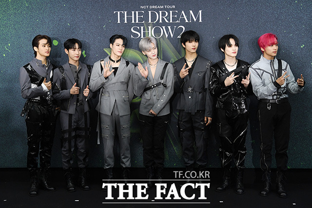 그룹 NCT드림이 8일 오후 서울 송파구 서울올림픽주경기장에서 열린 두 번째 단독 콘서트 'THE DREAM SHOW2 - In A DREAM' 기자회견에서 포즈를 취하고 있다. /남용희 기자