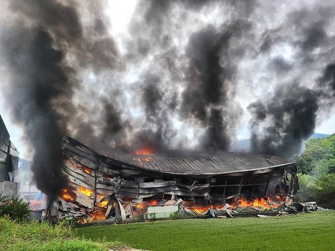 불에 탄 건물 [파주소방서 제공, 재판매 및 DB 금지]