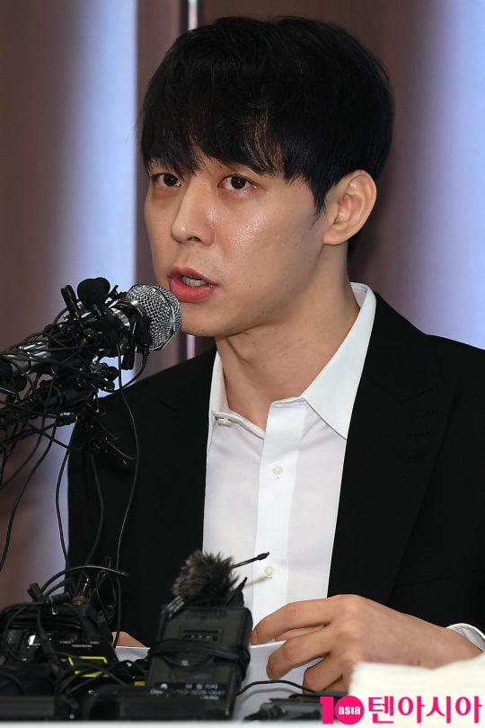 Nam Joo-hyuk, who was in the controversy over school violence, and Park Yoochun, who declared his retirement from the entertainment industry on charges of methamphetamine, return to the screen.The movie Remember has confirmed its release on October 26th, said Ace Maker Movieworks Co., Ltd., a distributor on the 15th.Remember is the story of Alzheimers patient Philju (played by Lee Sung-min), who seeks revenge planned for 60 years in search of a pro-Japanese faction that has killed all of Family, and his 20-year-old best friend Ingyu (played by Nam Joo-hyuk), who was unintentionally caught up in his revenge.Remember features Nam Joo-hyuk breathing with Lee Sung-min, a work that began filming in 2020; it will be released two years after filming.A controversy erupted between the filming of Remember and the release date notice of Nam Joo-hyuks School violence, the Main actor.But another Disclosure has emerged in connection with the Nam Joo-hyuk School violence controversy.The Disclosure claimed Nam Joo-hyuk took his smartphone and used it and paid for the in-app, before not paying for it.He also said he forced his classmates to spar with him.The allegations of car X prison were then raised.A woman, Whistle Blower, claimed that 12 people, including Nam Joo-hyuk, invited Whistle Blower to a group chat room to make sexual harassment and demeaning comments.The agency said, What happened in the group room is a very complicated fact and a very private area of ​​the characters.Later, Nam Joo-hyuk was cast in the drama Vigilante and started filming.Vizilante is a story that the investigator of the metropolitan investigation team traces it while Vigilante, who judges the evil people who have escaped the law, has become a social phenomenon.A photo taken at the shooting scene of Nam Joo-hyuk was released through the online community; Nam Joo-hyuk appeared in police uniforms.When the photo was released, many people responded that the main character of the school violence controversy was a dark hero who punishes criminals.Park Yoochun also started filming in the independent film Dedicated to Evil.In the meantime, he was sued by the former agency representative for damages due to a controversy over double contracts between domestic agency and Japan management.In the process, there is a suspicion that Park Yoochun went overseas gambling in Macau and the Philippines.Distributor Blue Filmworks said on October 14 that Dedication to Evil was confirmed in October.Dedicated to Evil is a hard-boiled melodrama depicting the story of a man who lost everything at once, Park Yoochun (played by Lee Jin-ri), a woman Hongdan (played by Lee Jin-ri), who had nothing to lose from the beginning, and two people facing each others lives at the end of Narak.Dedicated to Evil to Park Yoochun is the first work after retirement and the first Main actor work in seven years since Haemu in 2014.Park Yoochun is a chaebol companys son-in-law and a good doctor, but he plays the role of Taehong, a man who lost everything at a moment, and challenges the transformation of acting.Nam Joo-hyuk and Park Yoochun were screens for Choices as a venue for a return after the controversy.Nam Joo-hyuk, who was embroiled in controversy ahead of his enlistment, and Park Yoochun, who overturned his retirement, are noteworthy how he will show up on Choices screen.