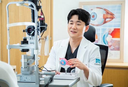 김용현 원장ㅣ출처:비앤빛강남밝은세상안과