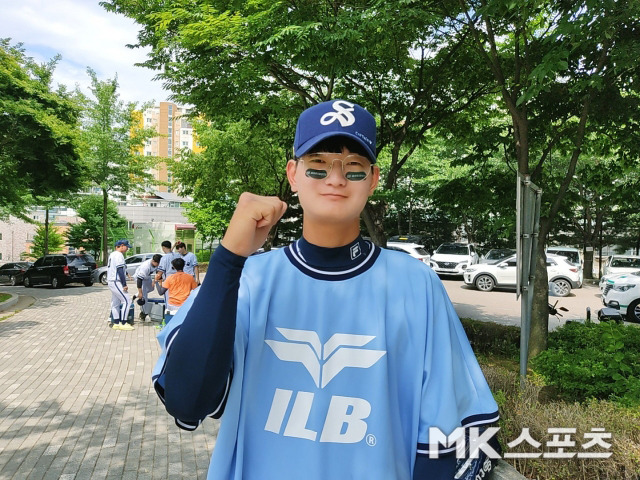 2023 신인 전체 1순위 영예를 차지한 김서현은 188cm/91kg이라는 압도적인 체격 조건을 바탕으로 쓰리쿼터로 뿌리는 최고 구속 156km의 강속구가 높은 평가를 받는다.  올 시즌에는 18경기에서 55.1이닝/ 3승 3패 평균자책 1.31을 기록하며 72개의 탈삼진을 수확했다. 사진=김원익 기자