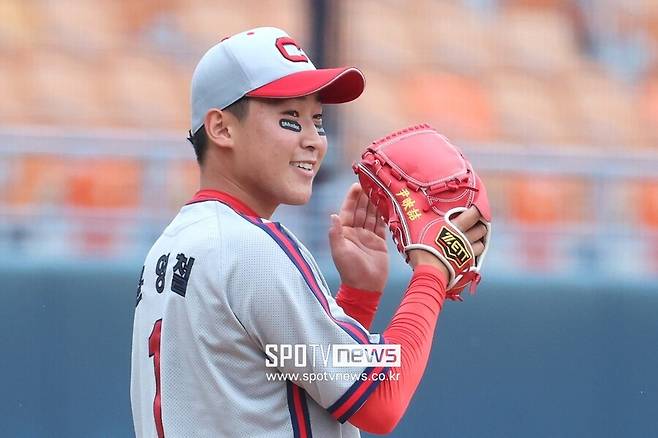 ▲ 충암고 3학년 좌완투수 윤영철이 15일 열린 2023년도 KBO 신인 드래프트에서 KIA의 1라운드 2순위 지명을 받았다. ⓒ곽혜미 기자
