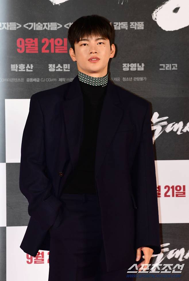 배우 서인국이 29일 용산 CGV에서 열린 영화 '늑대사냥'의 제작발표회에서 포토타임을 갖고 있다.
영화는 극악무도한 범죄자들을 태평양에서 한국까지 이송해야 하는 상황 속, 지금껏 보지 못한 극한 상황에 처하게 되는 하드보일드 서바이벌 액션이다. 용산=최문영 기자 deer@sportschosun.com/2022.08.29/