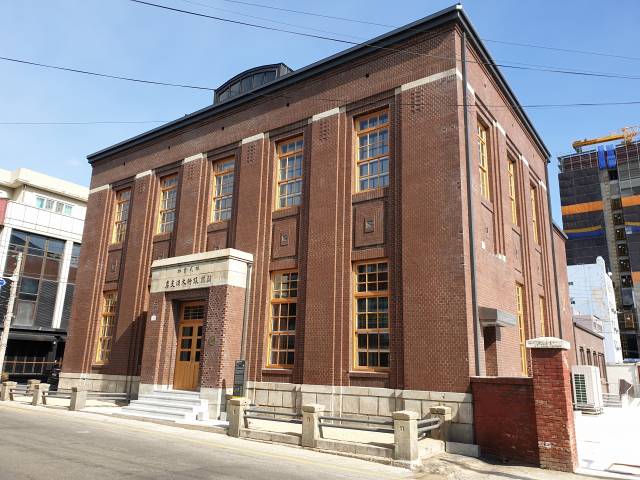 ▲목포시는 구)호남은행 목포지점 건물을 활용해 ‘목포 대중음악의 전당’을 조성했다.ⓒ목포시