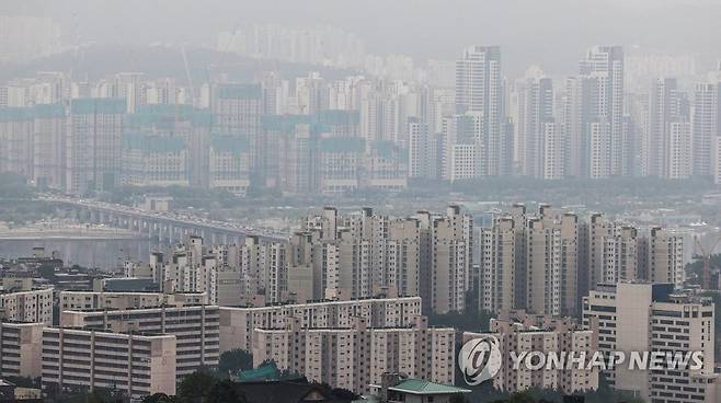 서울 시내 아파트 6월 20일 오전 서울 남산에서 바라본 서울 시내 아파트의 모습. [연합뉴스 자료사진]