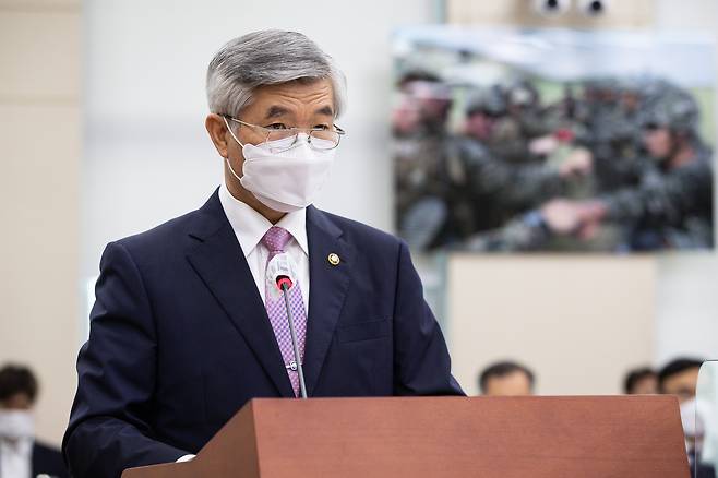 - 이기식 병무청장이 1일 서울 여의도 국회에서 열린 국방위원회 전체회의에서 인사말을 하고 있다. 2022. 8. 1 김명국 기자