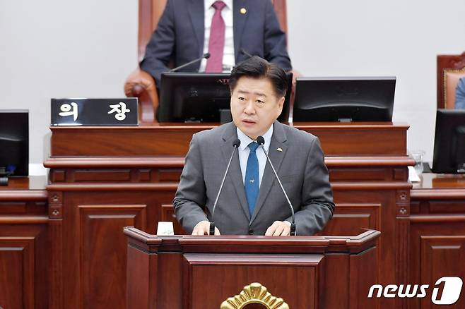 오영훈 제주도지사가 22일 제주도의회 제409회 제1차 정례회 제5차 본회의에서 도정질문에 답하고 있다.(제주도의회 제공)2022.9.22/뉴스1