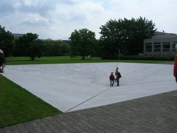 부르스 나우만 (Bruce Nauman) '역 피라미드'