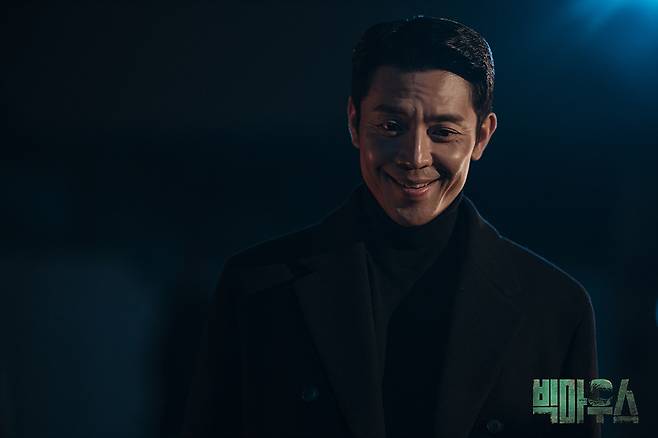 Kim Ju-hun plays Gucheon Mayor Choi Do-ha in "Big Mouth" (MBC)