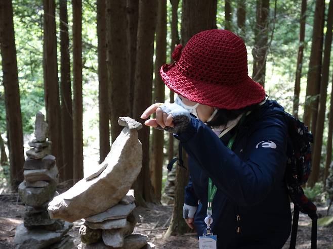 돌탑 소원. 강종임 해설사 제공