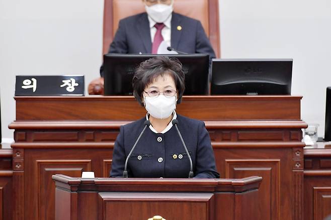 질의하는 원화자 의원 [제주도의회 제공, 재판매 및 DB 금지]