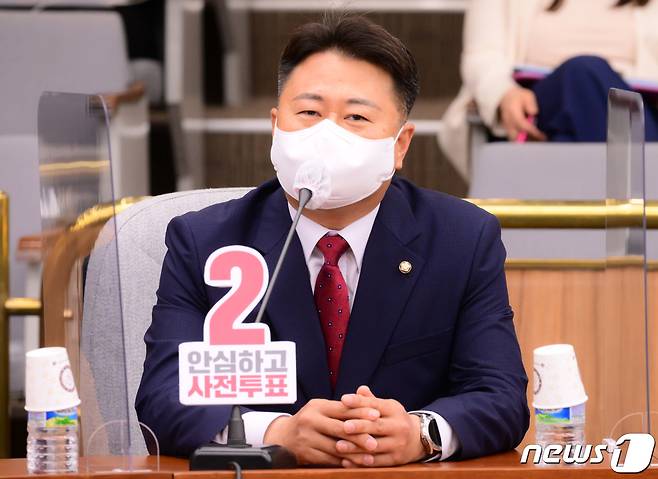 24일 서울 여의도 국회에서 열린 국민의힘 원내대책회의에 앞서 이영 신임 중소기업벤처부 장관의 비례대표를 승계한 노용호 의원이 인사말을 하고 있다. (공동취재) 2022.5.24/뉴스1 ⓒ News1 허경 기자