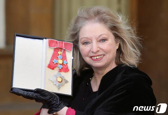 (서울=뉴스1) 이서영 기자 = 맨 부커상을 두 차례나 수상했던 영국 작가 힐러리 맨틀이 70세 나이로 별세했다. 부커상은 영어권 최고 권위의 문학상이다. ⓒ 로이터=뉴스1 ⓒ News1 이서영 기자