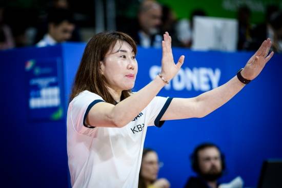 정선민 대표팀 감독은 23일 시드니에서 열린 벨기에전 이후 “보스니아 헤르체고비나전에서는 어떻게든 승리를 위해 집중하겠다”고 밝혔다. 사진=FIBA 제공