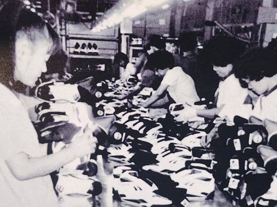 국제상사에서 일하던 근로자들 모습. 위성욱 기자