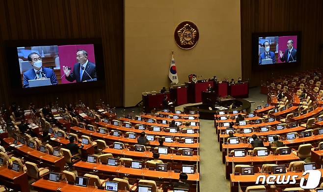 김원이 더불어민주당 의원이 22일 서울 여의도 국회에서 열린 본회의 교육·사회·문화 분야 대정부질문에서 한덕수 국무총리에게 질의하고 있다. (공동취재) 2022.9.22/뉴스1 ⓒ News1 허경 기자