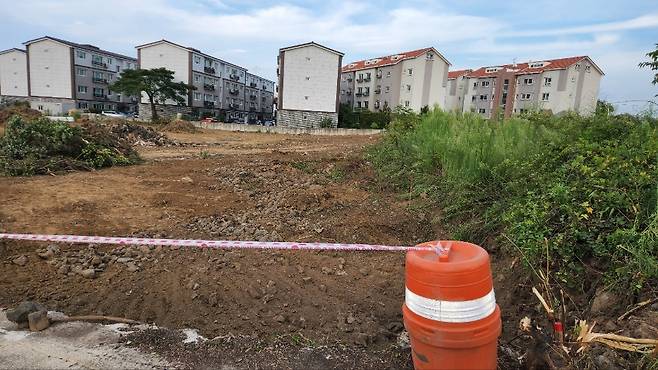 주택 공사 앞두고 파묻혀 사라진 물웅덩이(9월 초)