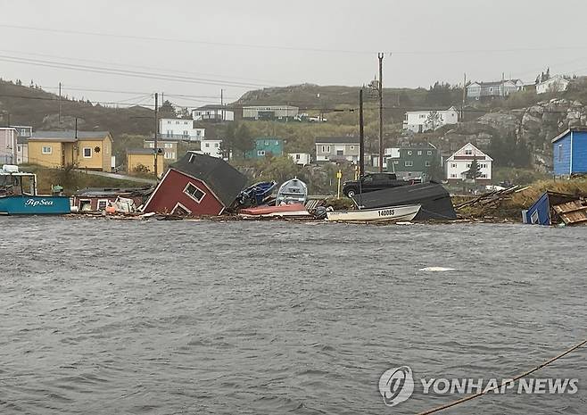 캐나다 채널포트오바스크에서 열대성 폭풍 '피오나'로 무너진 집들 [AP=연합뉴스]