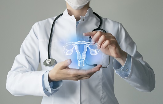 자궁근종은 증상이 없는 것이 특징이기 때문에 정기적으로 산부인과 검진을 받아야 한다ㅣ출처: 게티이미지 뱅크