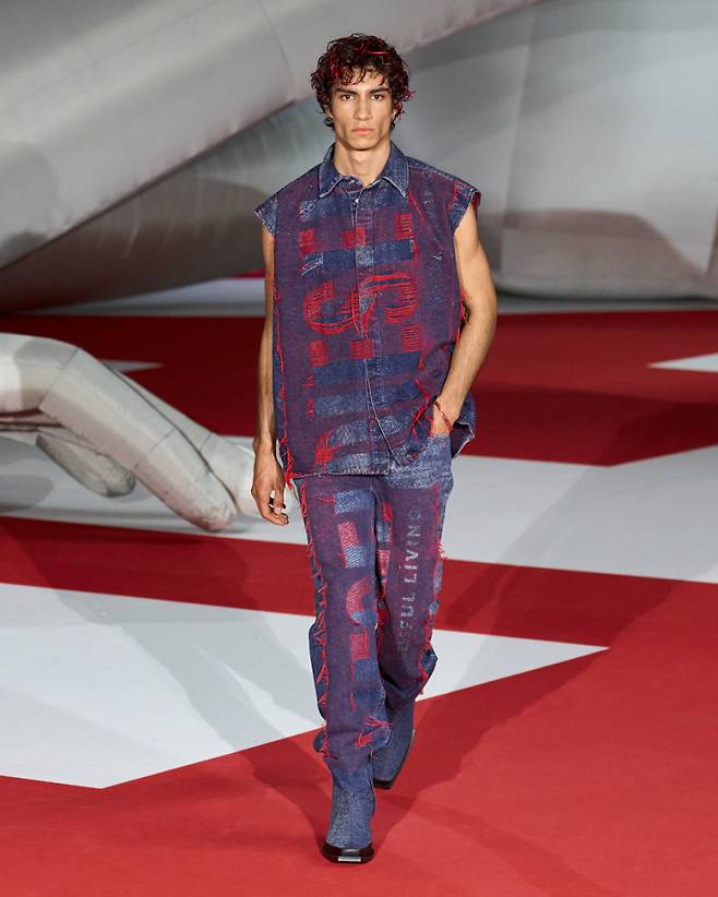 사진 : 디젤(DIESEL), 밀라노 알리안츠 클라우드 아레나 '2023 봄/여름 컬렉션 쇼' ⓒDIESEL