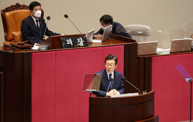 ▲ 더불어민주당 이재명 대표가 28일 서울 여의도 국회에서 열린 본회의에서 교섭단체 대표연설을 하고 있다. [국회사진기자단]