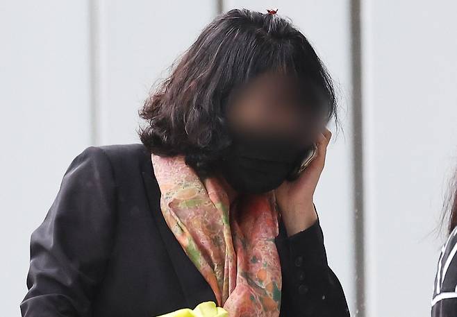 이재명 더불어민주당 대표의 아내 김혜경씨 '불법 의전' 논란 핵심 인물인 배모씨가 지난달 영장실질심사를 받기 위해 수원지법에 들어가고 있다./뉴스1