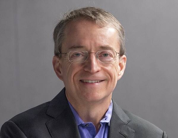 인텔CEO 팻 겔싱어