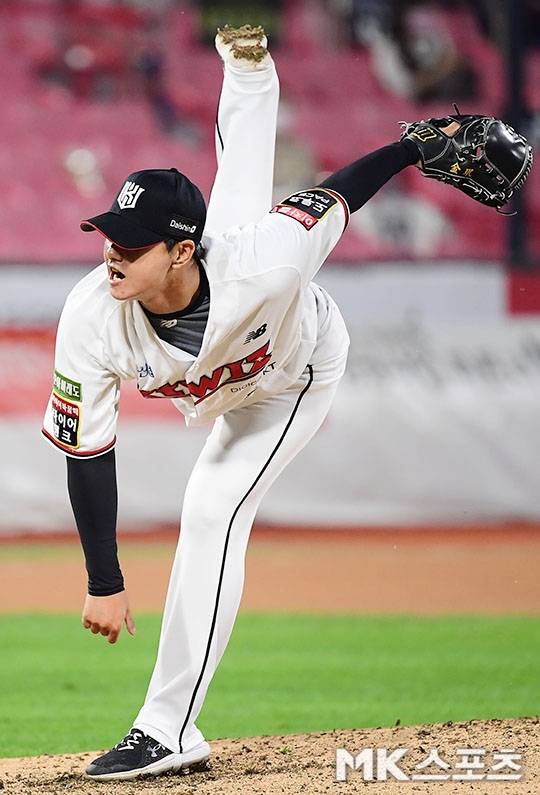 김민이 29일 LG 타선을 완벽하게 막았다. 군 전역 후 첫 승에 성공했다. 사진=김영구 기자