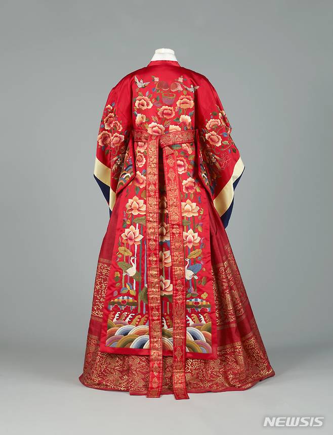 [서울=뉴시스] 활옷. (사진=국립중앙박물관 제공) 2022.09.29. photo@newsis.com *재판매 및 DB 금지