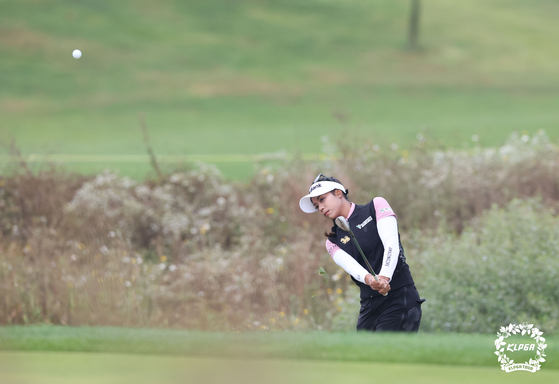 Patty Tavatanakit of Thailand plays her iron on the first hole during the final round of the Hana Financial Group Championship on Sunday at Bear's Best Cheongna in Cheongna, Incheon. [KLPGA]