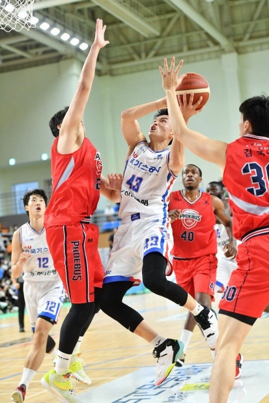 공격하는 이대성[KBL 제공]