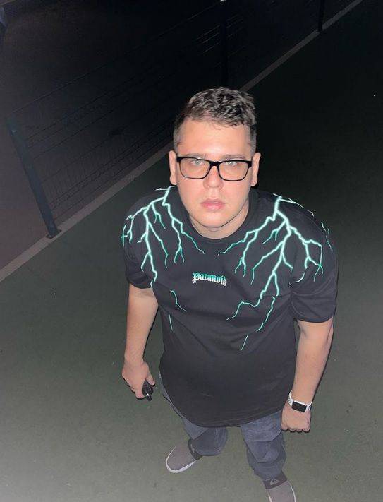 비탈리예비치 페투닌/SNS