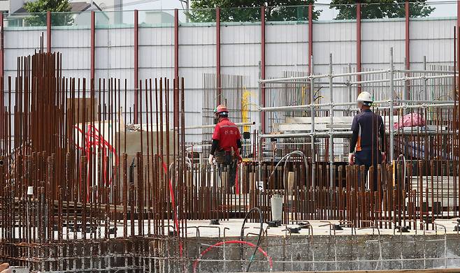 서울의 한 아파트 건설현장 자료사진. (사진은 기사와 무관) /뉴스1