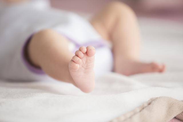 '영유아 건강검진'에선 발달지연, 지적장애, 자폐성 장애 등을 발견할 수 있는 발달선별검사(K-DST)가 6번 이뤄진다. 대·소근육운동, 인지, 언어, 사회성 등에 대한 문진표를 양육자가 직접 체크한다. 검사 결과는 △양호 △추적검사 요망 △심화평가 권고 △지속관리 필요로 나뉘는데, '심화평가 권고'를 받을 경우 정밀검사를 받을 수 있다. 게티이미지뱅크