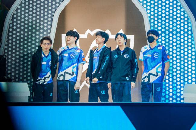 라이엇 게임즈 플리커.