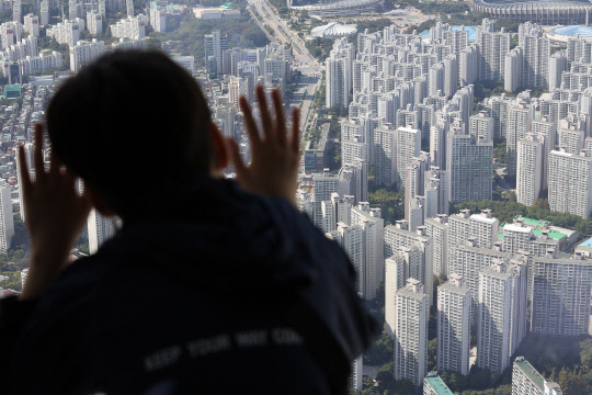 금리인상기 부동산 시장이 하락세로 접어들면서 정책모기지 수요도 줄어들고 있다. 연합뉴스
