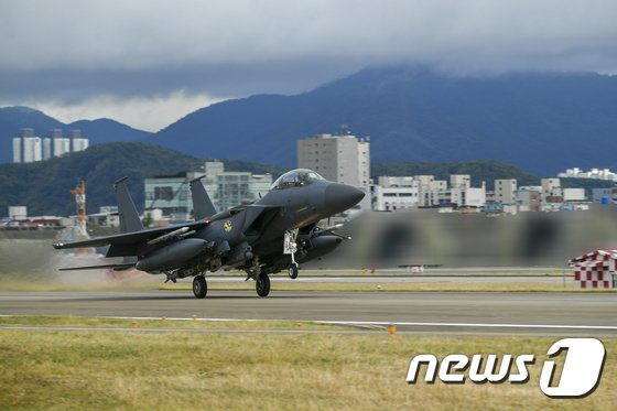 공군 F-15K 전투기. (합동참모본부 제공) 2022.10.4/뉴스1