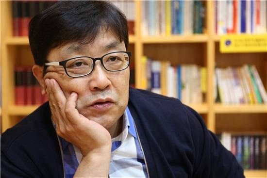 전민식 소설가