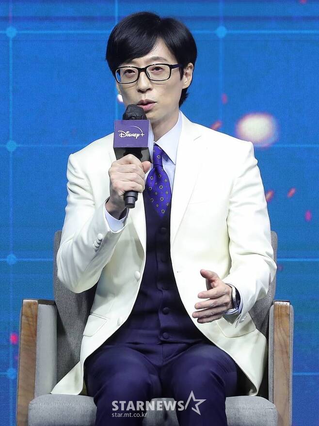 On the 6th, Yoo Jae-Suks agency Antenna made an official position on the official SNS.I always thank all those who support the activities of Yoo Jae-Suk, and I would like to express my understanding to the fans, the agency said. I am always grateful for all the letters and gifts I have sent and the time and heart of Some Like It Hot to prepare It.However, the message of support is enough, so I would like to ask only your heart letter rather than gifts and support. I would like to thank the fans who are watching with encouragement and love once again, and I would like to understand that it is a decision made considering various situations.I would like to ask for your expectation for the activities of Yoo Jae-Suk in the future. The agency added the address of the agency to send a handwritten letter.I am always grateful to everyone who supports the activities of Yoo Jae-Suk,I would like to express my understanding to your fans.Some Like It Hot I always appreciate the letters and gifts I have sent you, and the time and heart that I have prepared for it.However, since the message of support is enough, please only write your heart rather than gifts and support.32-10 Antenna, 135-gil, Eonju-ro, Gangnam-gu, SeoulI would like to thank all the fans who are watching with encouragement and love,I would like to express my since it is a decision made considering various circumstances.I would like to ask for your expectation for the activities of Yoo Jae-Suk in the future.I always appreciate the warm heart.