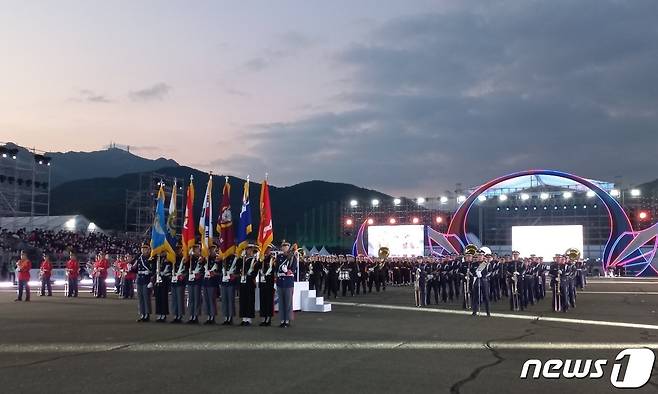 7일 ‘2022계룡세계군문화엑스포’ 개막식에서 육·해·공군 및 해병대 의장대가 입장하고 있다. /뉴스1 ⓒ News1 송원섭 기자