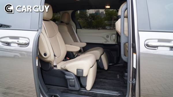 토요타 시에나 하이브리드