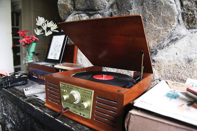 한가로운 산장에서 부부는 클래식을 듣는 것이 주된 취미였다고 한다.&nbsp;