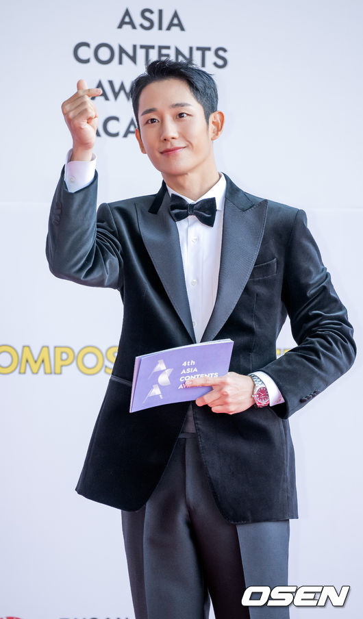 On the afternoon of the 8th, the BIFF 4th Asian Content Awards 2022 Red Carpet event was held at the Centum City Film Hall in Haeundae-gu, Busan.Jung Hae In poses in Photo Wall: 2022.10.08