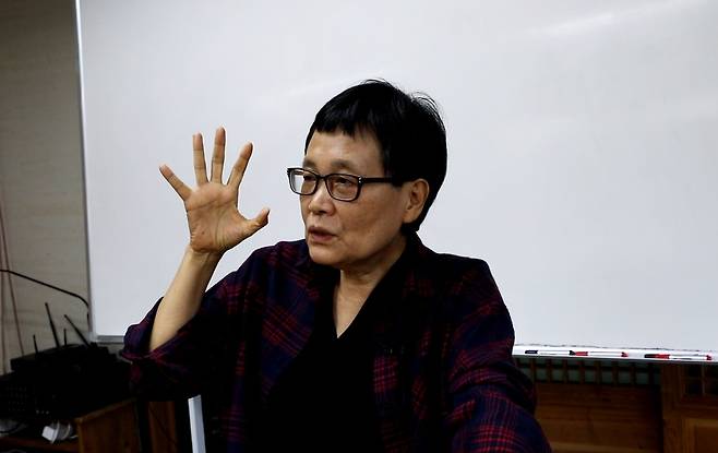 연합뉴스와 인터뷰 중인 고미숙 [정한솔 촬영]