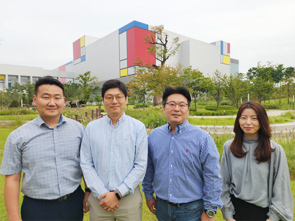 왼쪽부터 김정환 마에스트로, 황상민 수석, 김길환 수석, 최아련 책임.