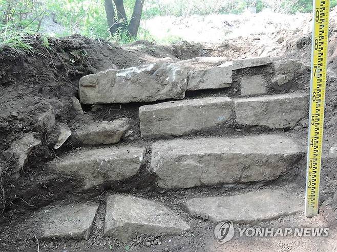 원삼화사지의 계단 시설 모습 [동해시 제공. 재판매 및 DB 금지]