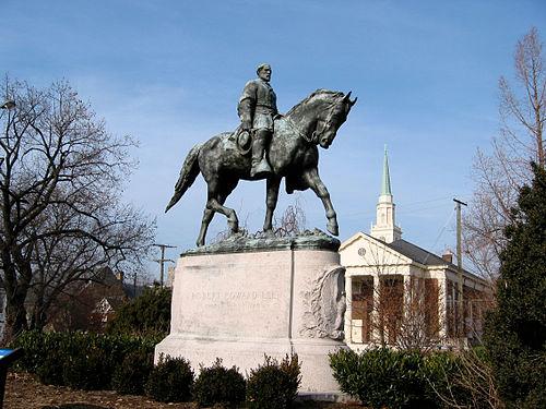 버지니아주 리치먼드의 로버트 리 동상. 1890년 건립돼 2021년 9월 철거됐다. 위키피디아