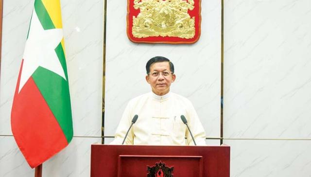 지난해 8월 미얀마 군부의 수장인 민 아웅 흘라잉 최고사령관이 국영방송에 출연해 쿠데타 6개월 기념 연설을 하고 있다. 글로벌 뉴라이트 미얀마 캡처