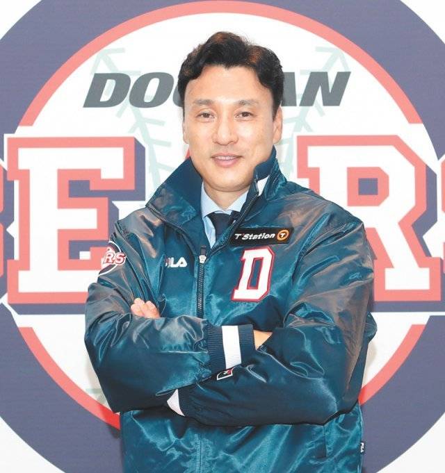 14일 프로야구 두산의 제11대 사령탑으로 선임된 이승엽 감독이 서울 송파구 잠실야구장 안에 있는 구단 사무실을 찾았다. 두산 제공