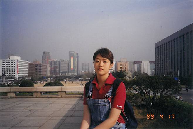 대학 2학년 때 모습, 캠퍼스에서 눈에 띄는 인물이었다.